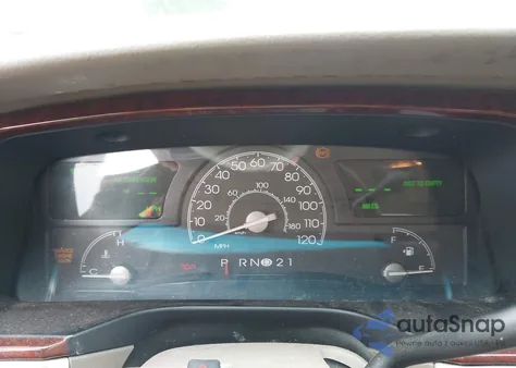 2004 Lincoln Town Car Signature из США, поврежденный, VIN 1LNHM81W14Y604636